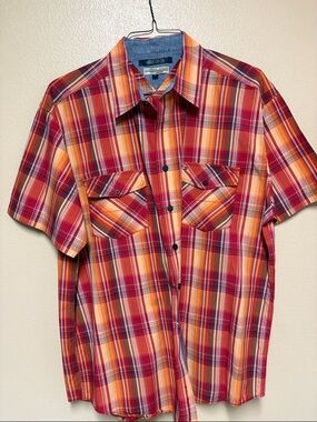 Tommy Hilfiger Short-Sleeve Plaid Button-Down in Red & Orange